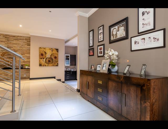 4 BEDROOM HOUSE FOR SALE IN EYE OF AFRICA ESTATE